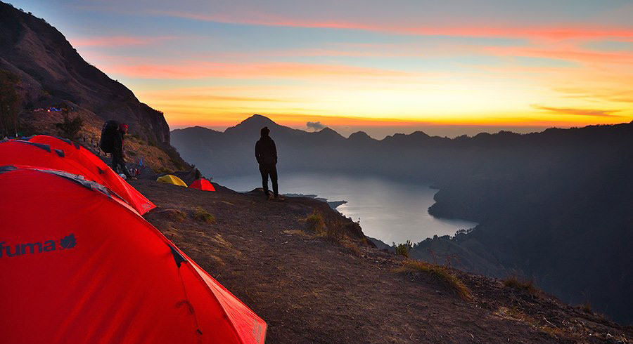 Kawah Plawangan Sembalun ketinggian 2639 meter Gunung Rinjani