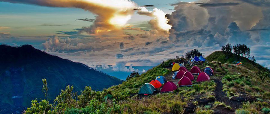 Kawah Plawangan Sembalun ketinggian 2639 meter Gunung Rinjani