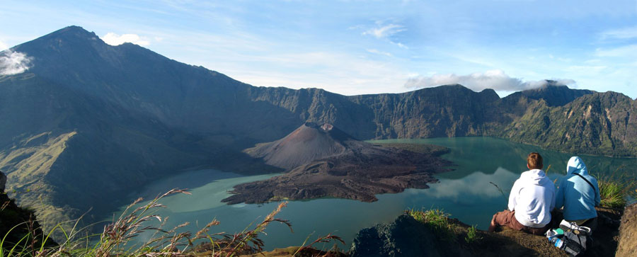 Kawah Plawangan Senaru ketinggian 2641 m dpl - Taman Nasional Gunung Rinjani