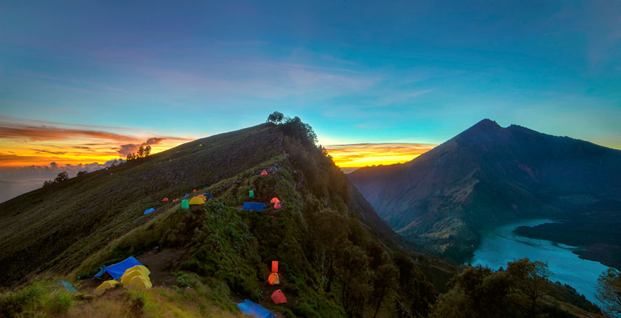 Kawah Plawangan Senaru ketinggian 2641 meter Taman Nasional Gunung Rinjani