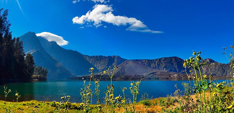 Lake Segara Anak an altitude 2641 meter of Mount Rinjani