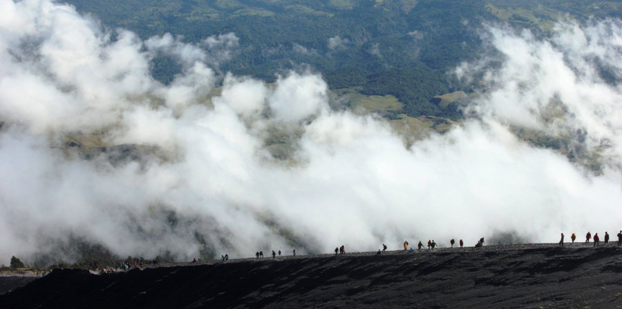 Menuju Puncak Gunung Rinjani 3726 meter